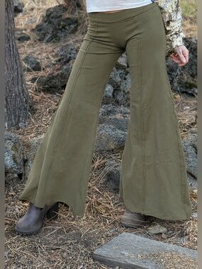 Om Gia Tree Women’s Boho/Festival Mangaa Pants in Sage Small